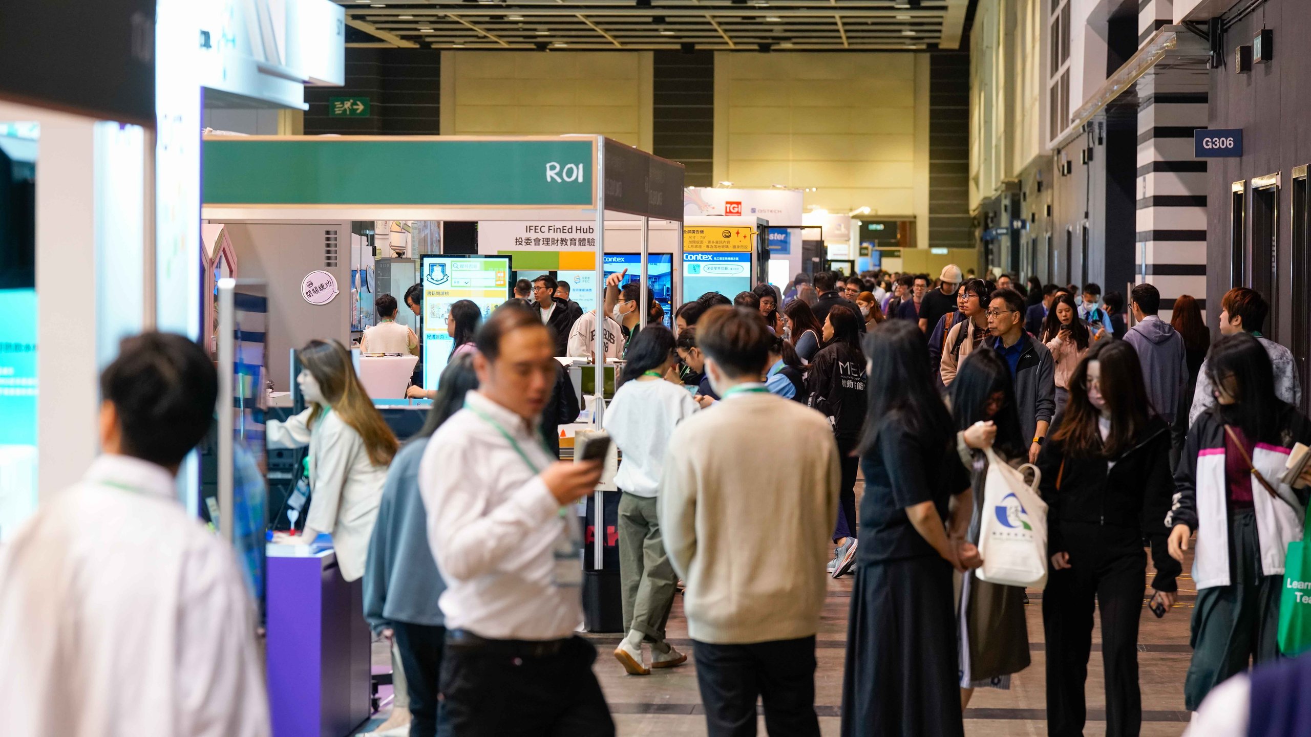 Learning & Teaching Expo 2024 at Hong Kong Convention and Exhibition Centre – Education Professionals and Visitors